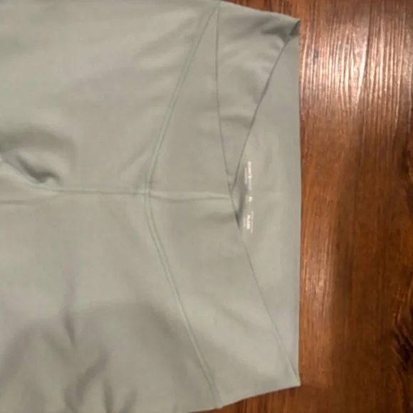 High Waisted Flare Leggings for Women. Old navy powerchill. Light green size XLP - Picture 3 of 4